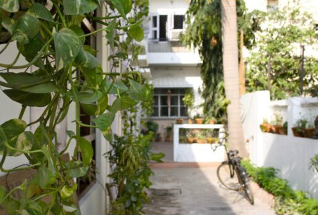 Eleven Bed & Breakfast Нью-Дели Экстерьер фото